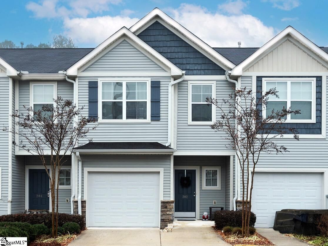 Property Photo:  202 Button Willow Street  SC 29687 