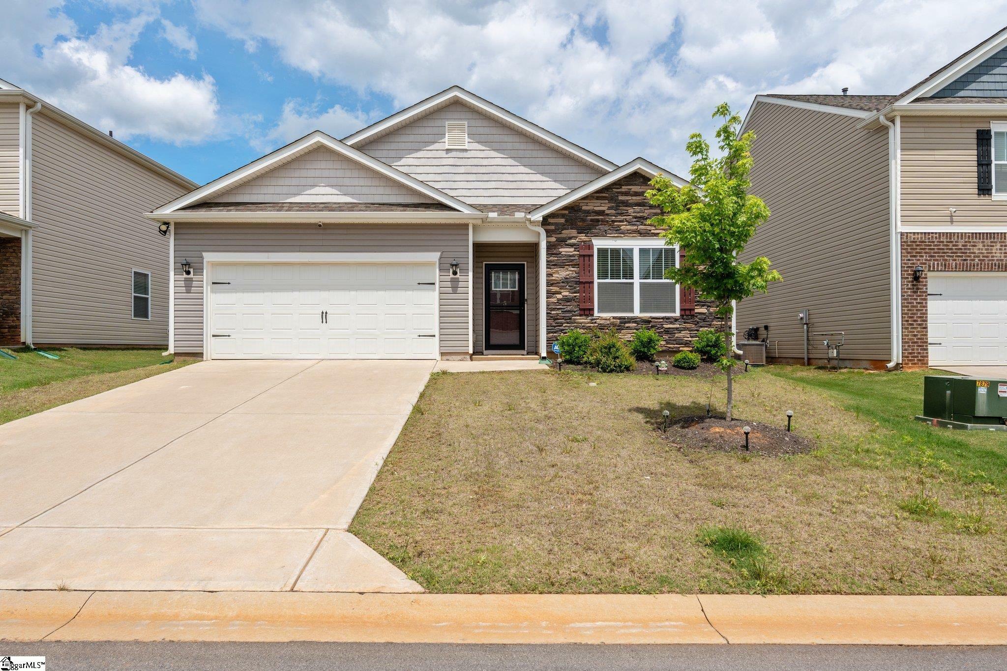 Property Photo: 51 Oak Edge Lane SC 29651
