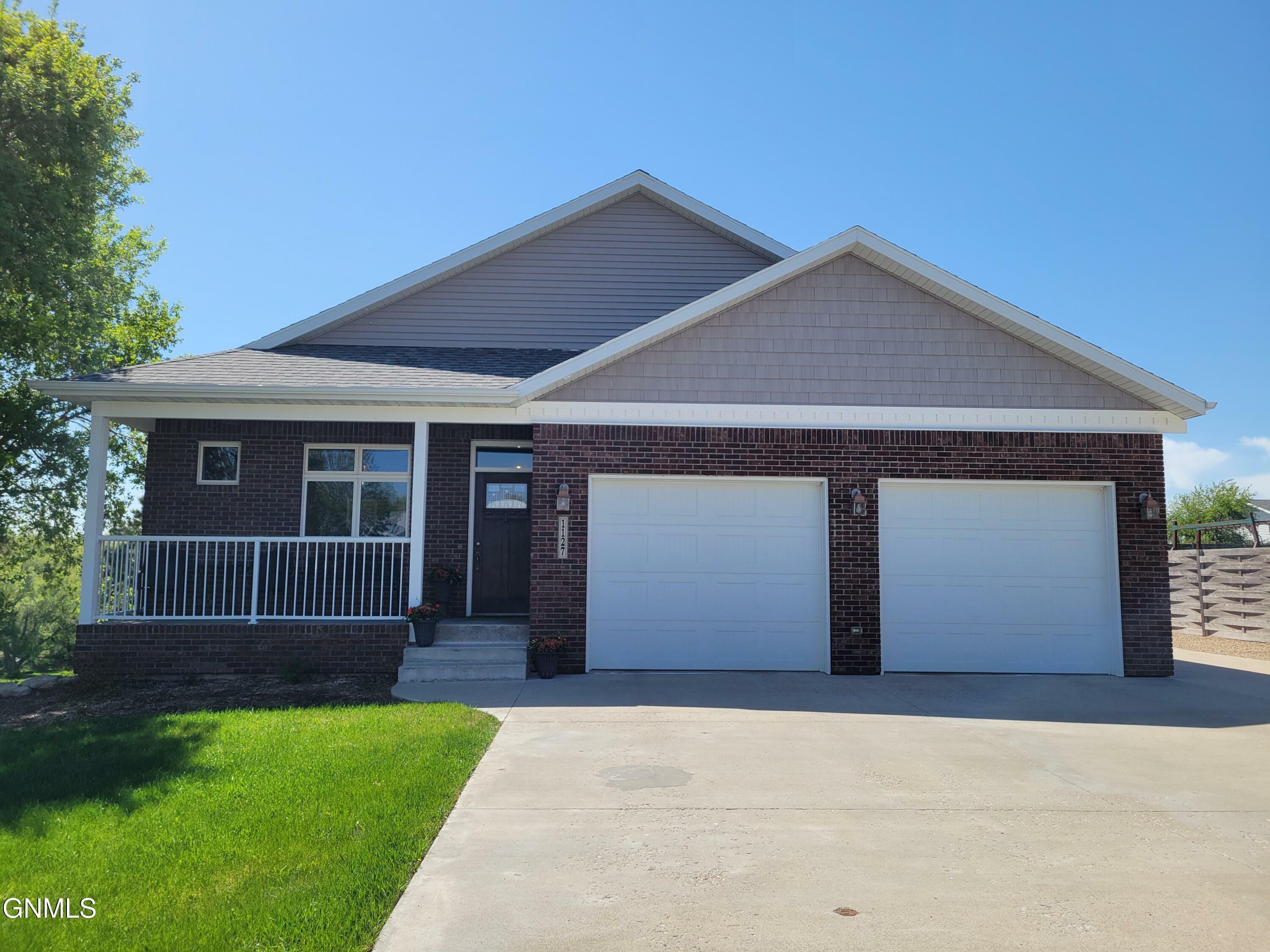 Property Photo: 1127 Chestnut Drive ND 58577
