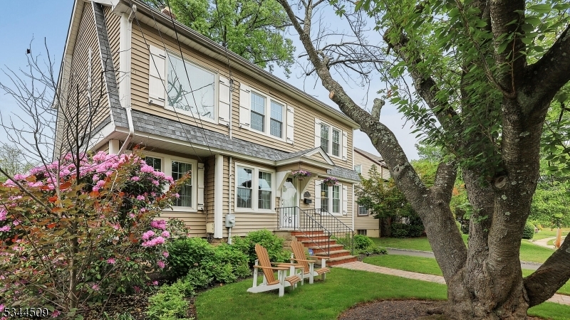 Property Photo: 6 Balmiere Pkwy NJ 07016