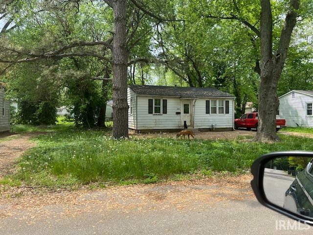 Property Photo: 1609 Reinhardt Avenue IN 47714