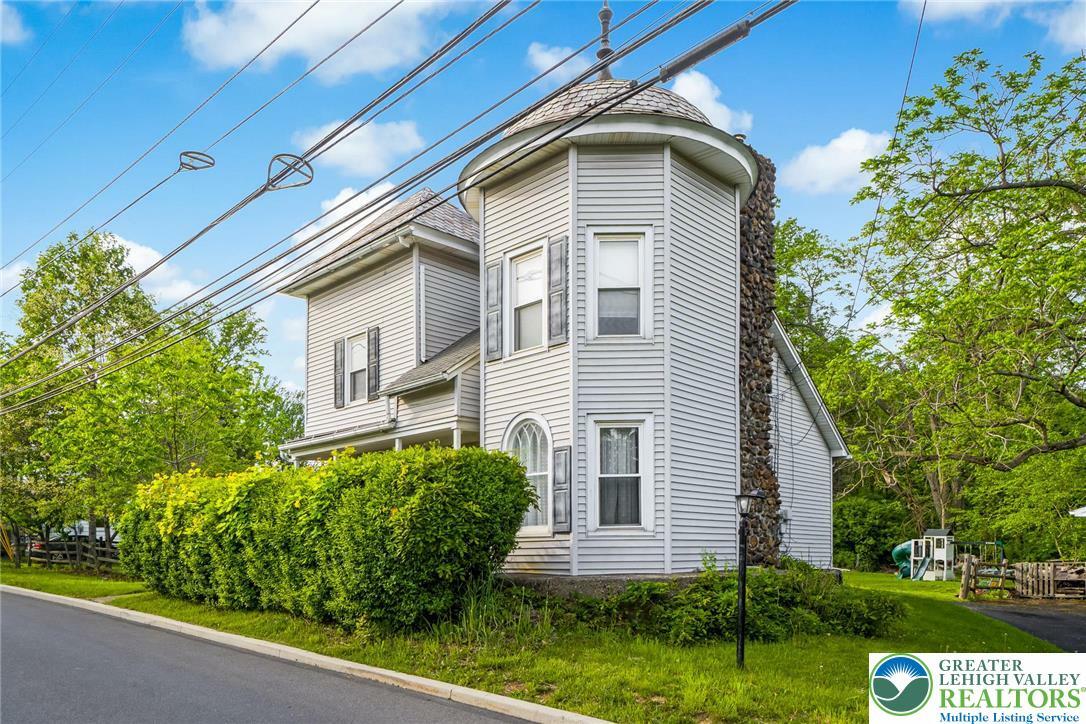 Property Photo: 707 Alpha Road PA 18091