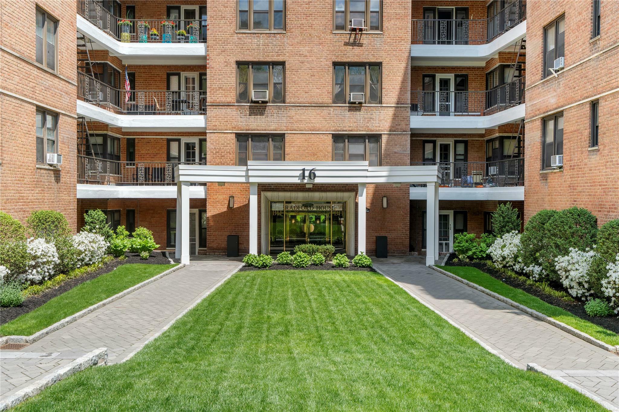 Property Photo: 16 N Broadway 4R NY 10601