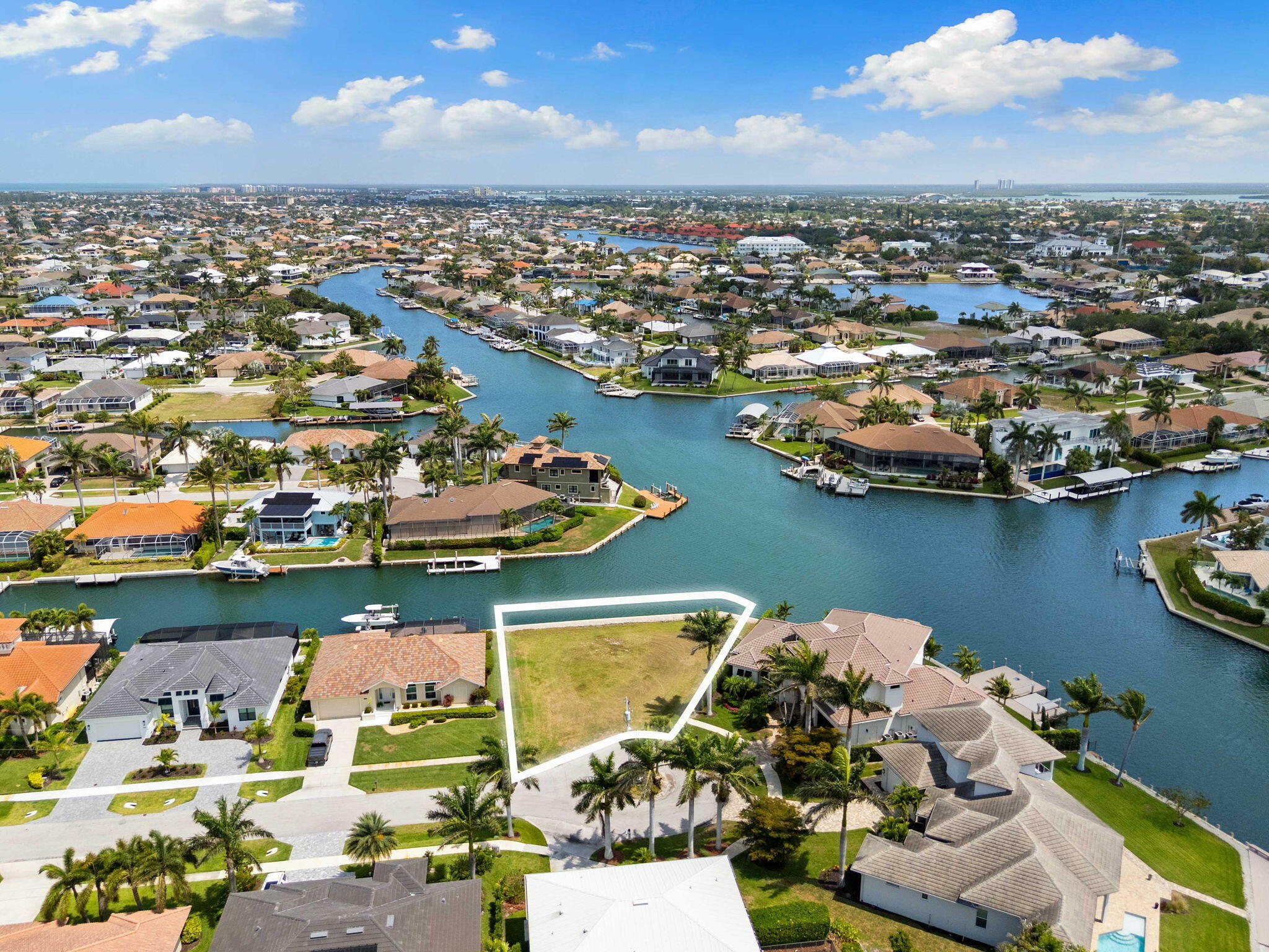 Property Photo: 1178 Lighthouse Court FL 34145