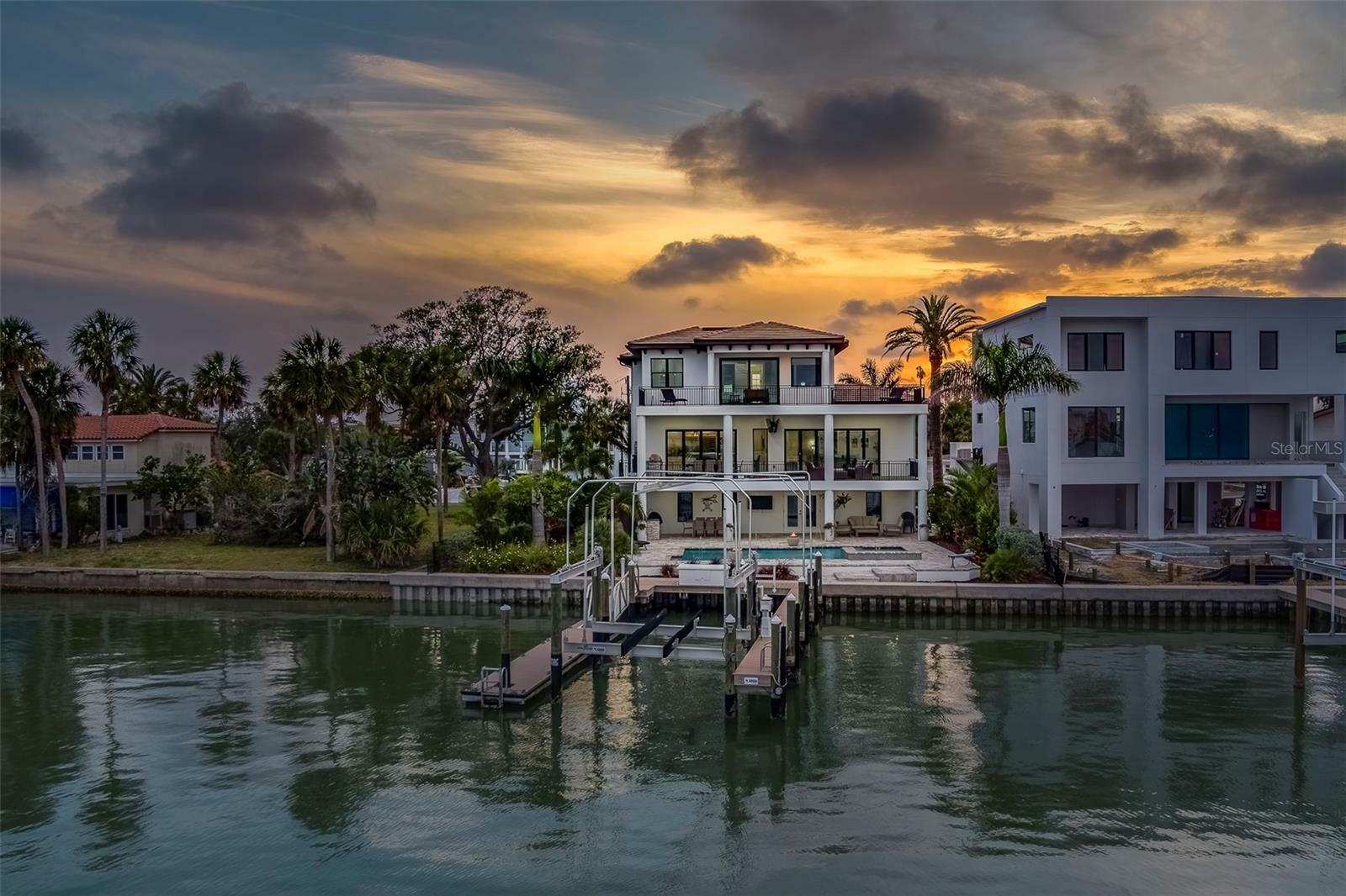 Property Photo: 15805 Redington Drive FL 33708