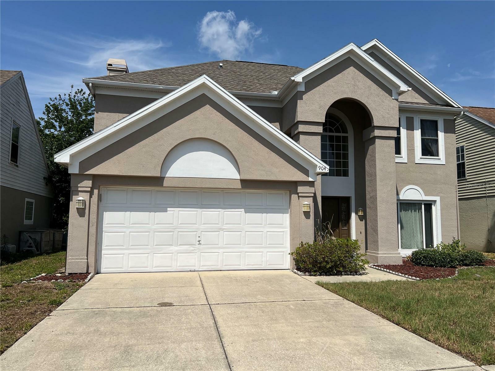 Property Photo: 904 W Charing Cross Circle FL 32746