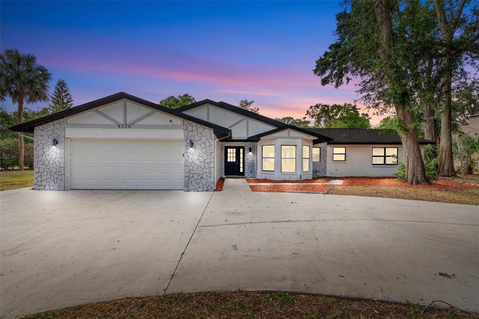 Property Photo: 9720 Fairway Circle FL 34788