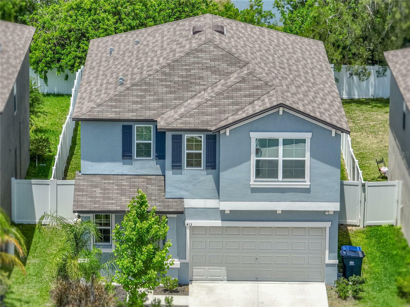 Property Photo: 413 Royal Empress Drive FL 33570