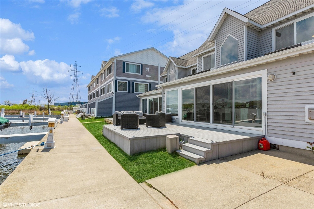 Property Photo: 257 Shoreview Way 9 MI 49085-1170