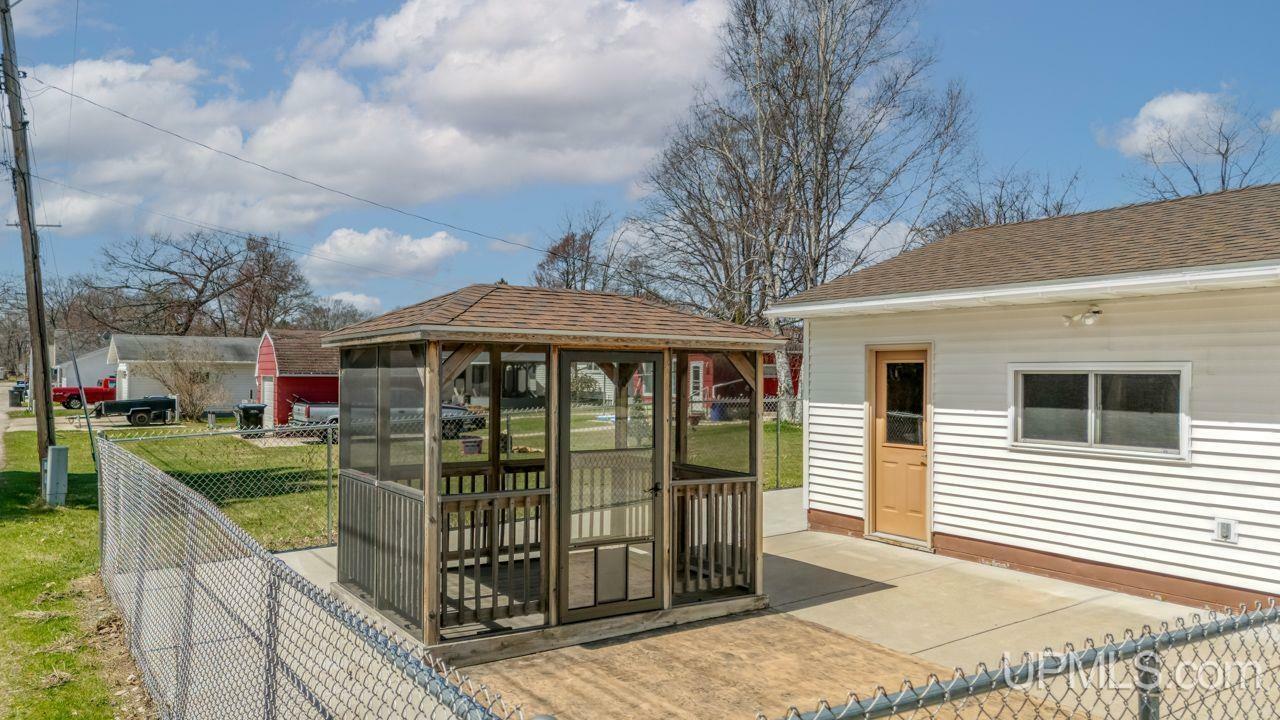 Property Photo: 606 S 13th Street MI 49837
