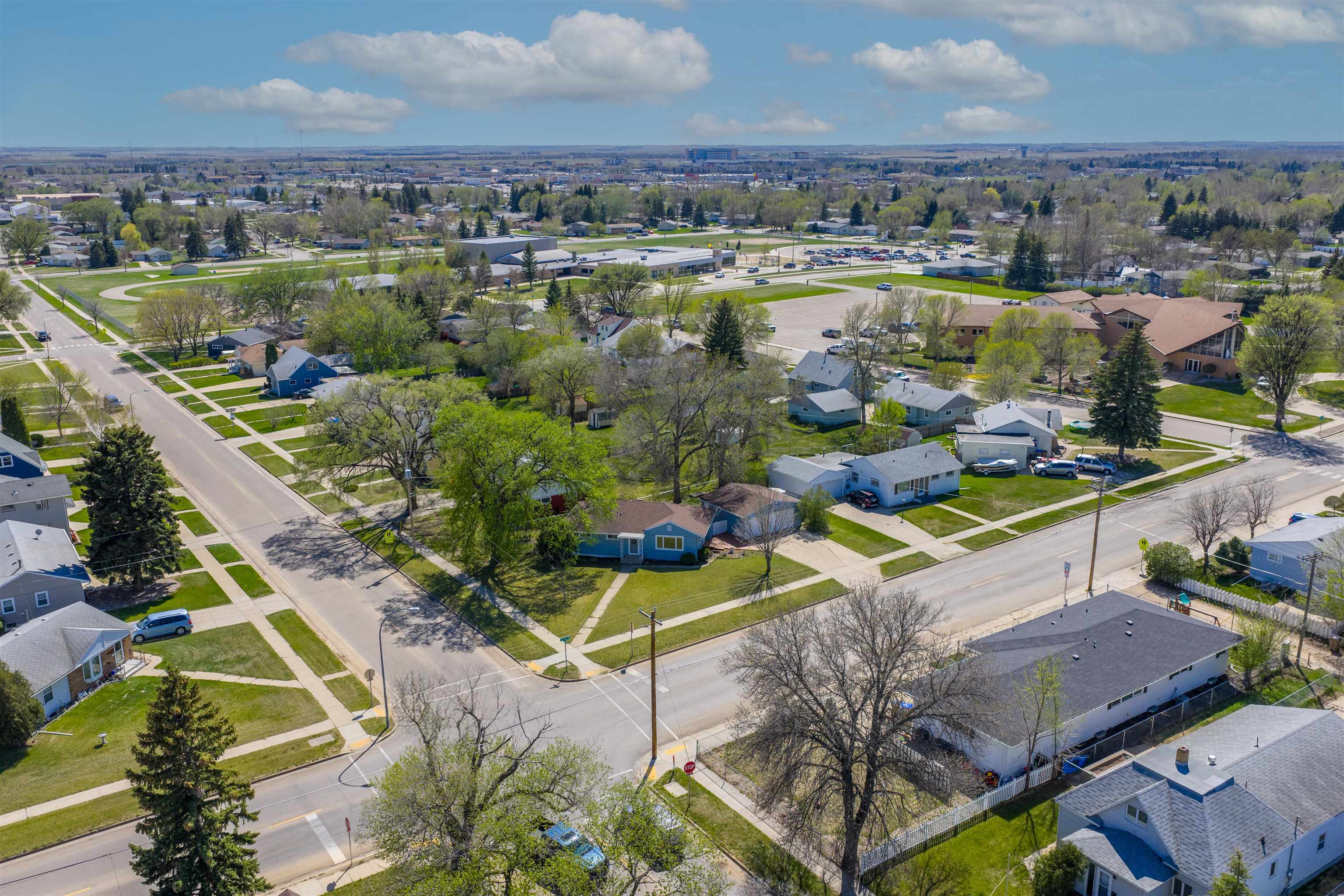 Property Photo: 607 16th Ave SW ND 58701