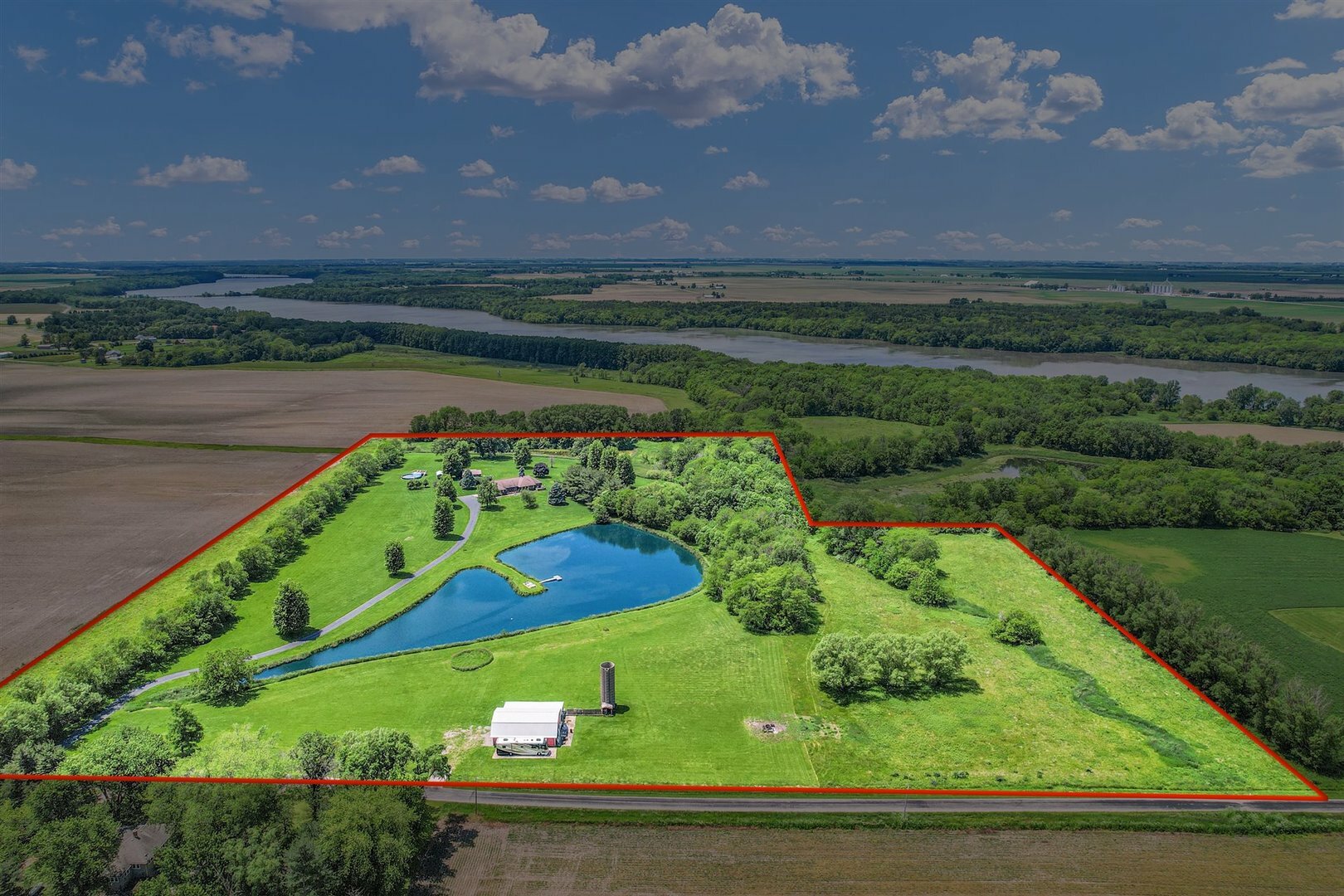 10561 Sunnyland Road  Farmer City IL 61842 photo