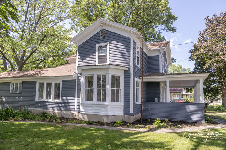 Property Photo: 213 N Main Street IL 60548