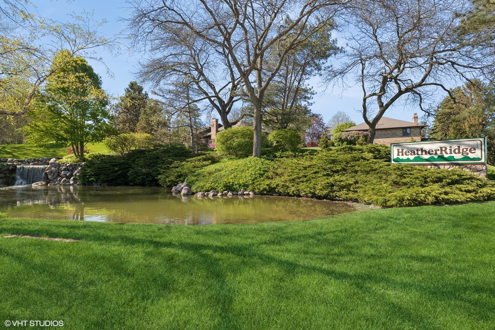 Property Photo: 920 Vose Drive 605 IL 60031