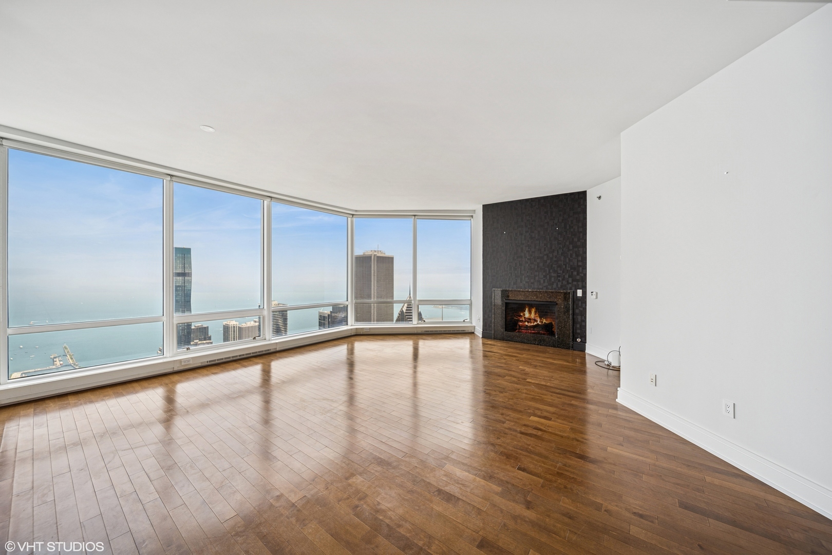 Property Photo: 401 N Wabash Avenue 81F IL 60611
