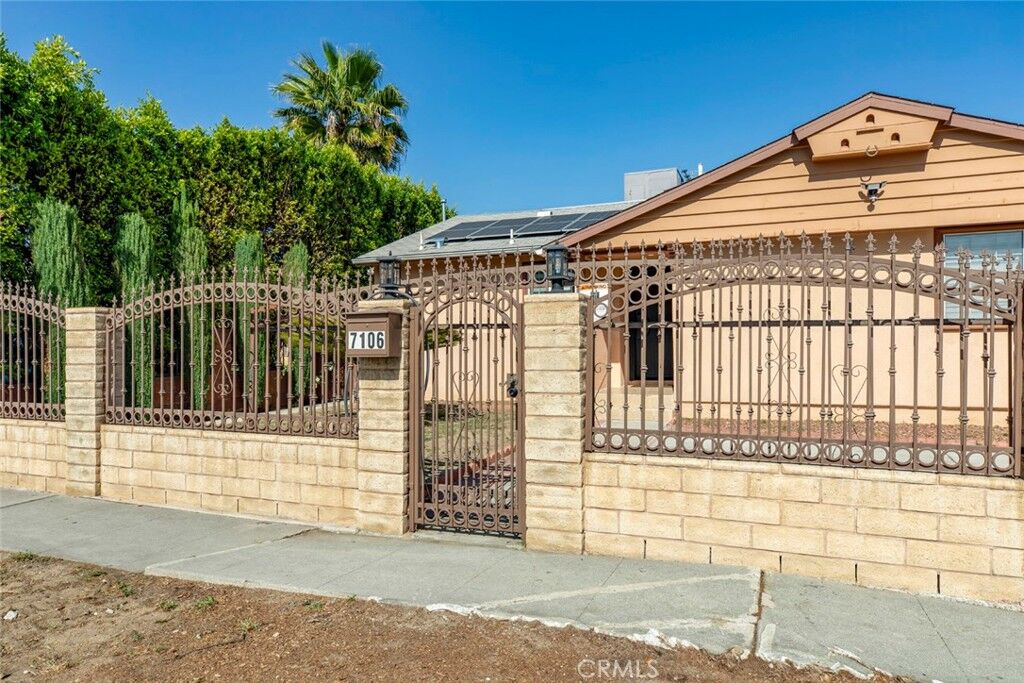 Property Photo:  7106 Teesdale Avenue  CA 91605 