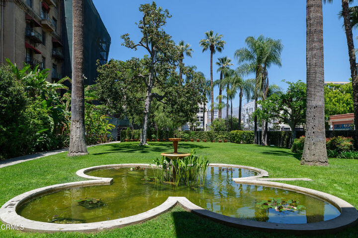 Property Photo:  99 S Raymond Avenue 409  CA 91105 