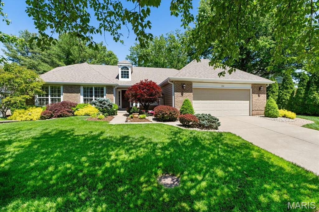 Property Photo:  211 Lansbrooke Drive  MO 63005 