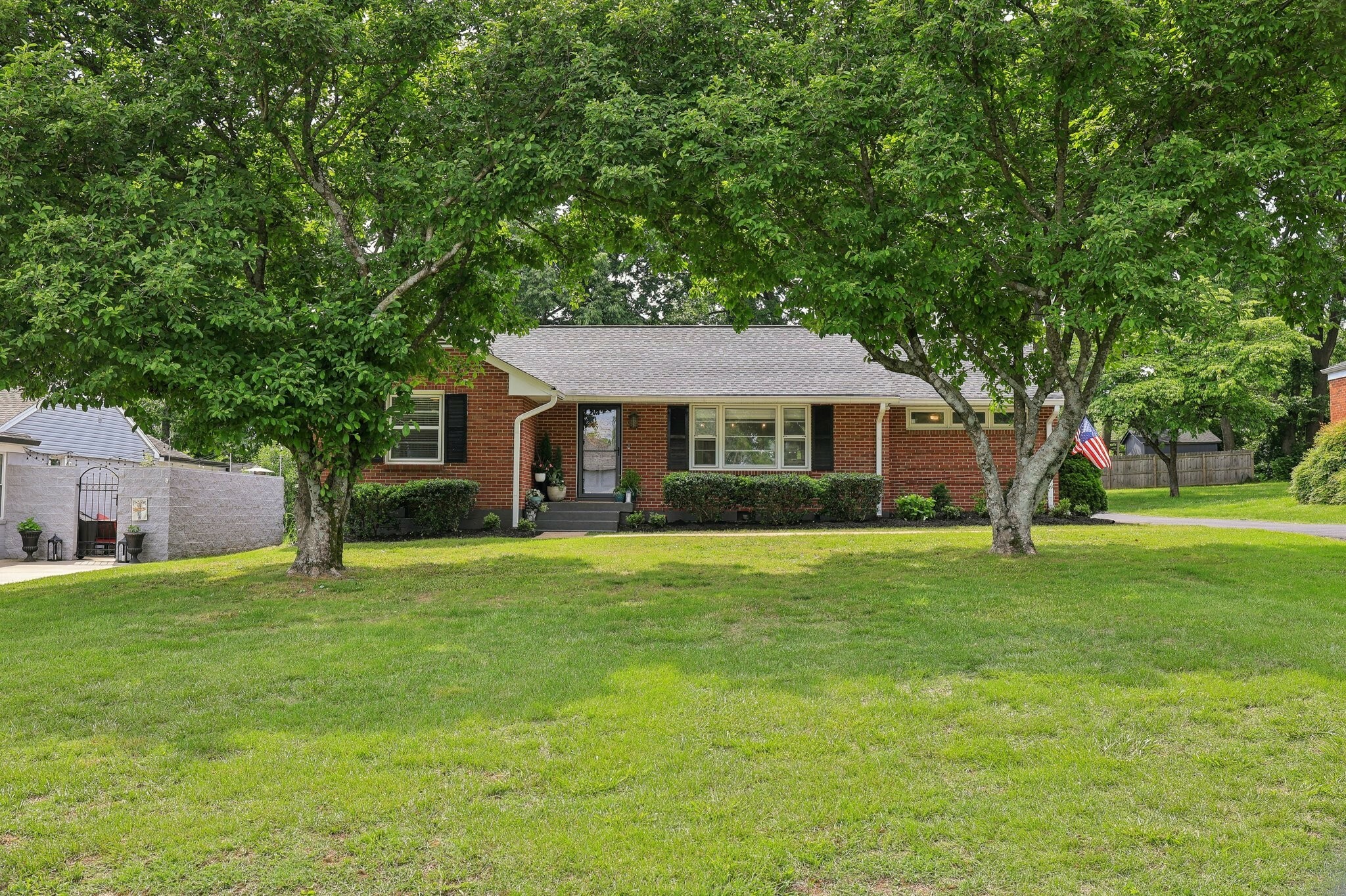 Property Photo: 4719 Vicar Dr TN 37211