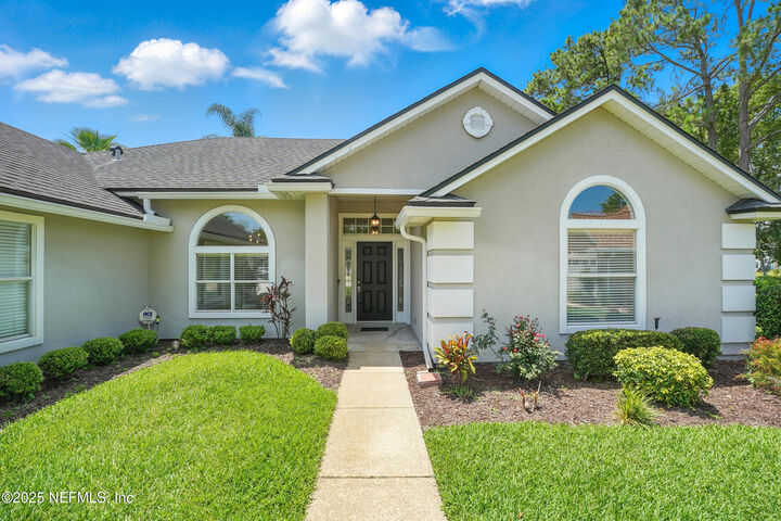 Property Photo:  4006 Glenhurst Drive N  FL 32224 