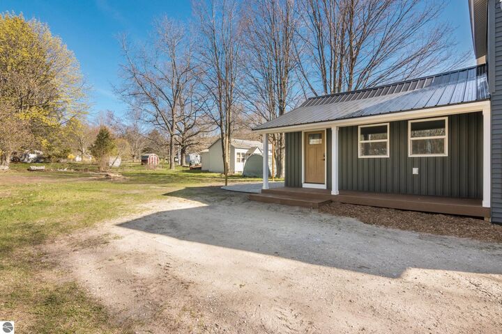 Property Photo: 531 Corning Avenue MI 49635