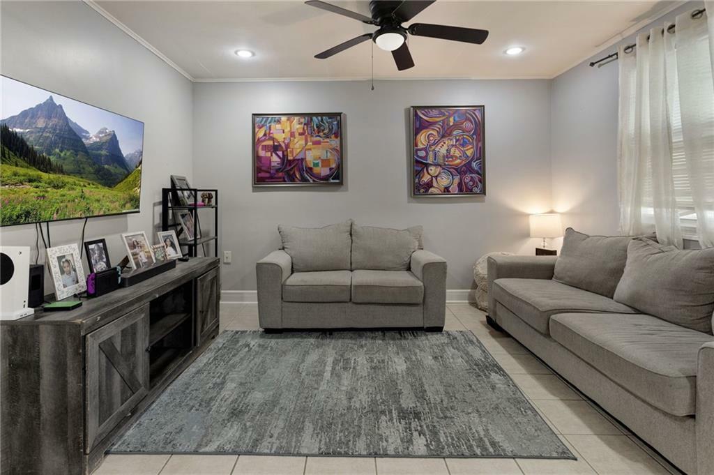 Property Photo: 203 Oriole Drive LA 70458