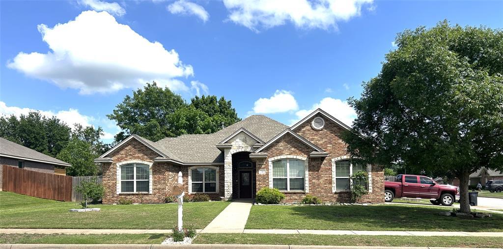 Property Photo: 710 Wolf Creek Drive TX 76033