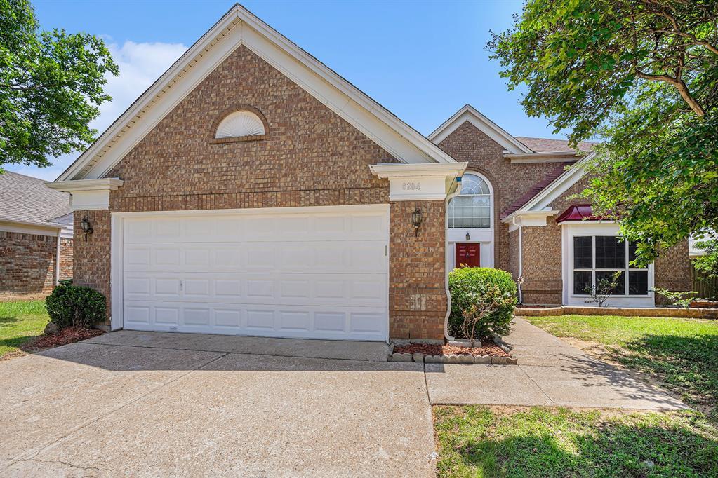 Property Photo: 6204 Pennsylvania Avenue TX 76017