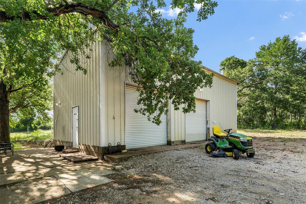 Property Photo: 1719 N Rusk Street TX 76086