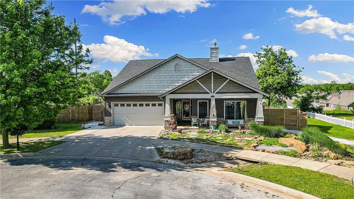 Property Photo: 1521 NE Young Avenue AR 72712