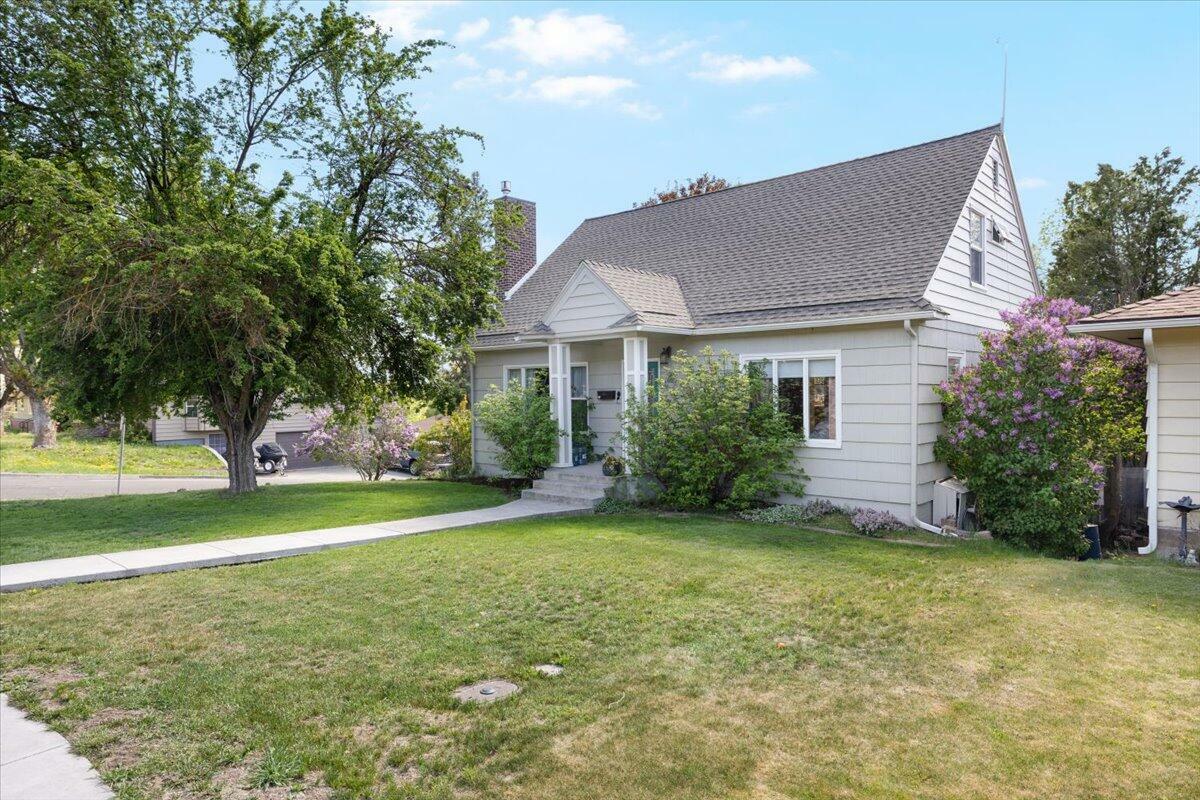 Property Photo: 1600 N Eldorado Avenue OR 97601