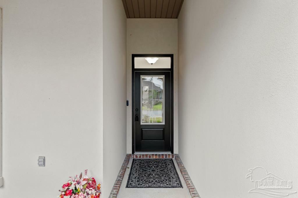 Property Photo: 3076 Mountain Laurel Tr FL 32533