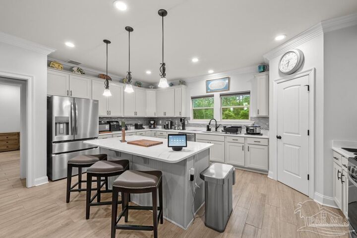 Property Photo: 3076 Mountain Laurel Tr FL 32533