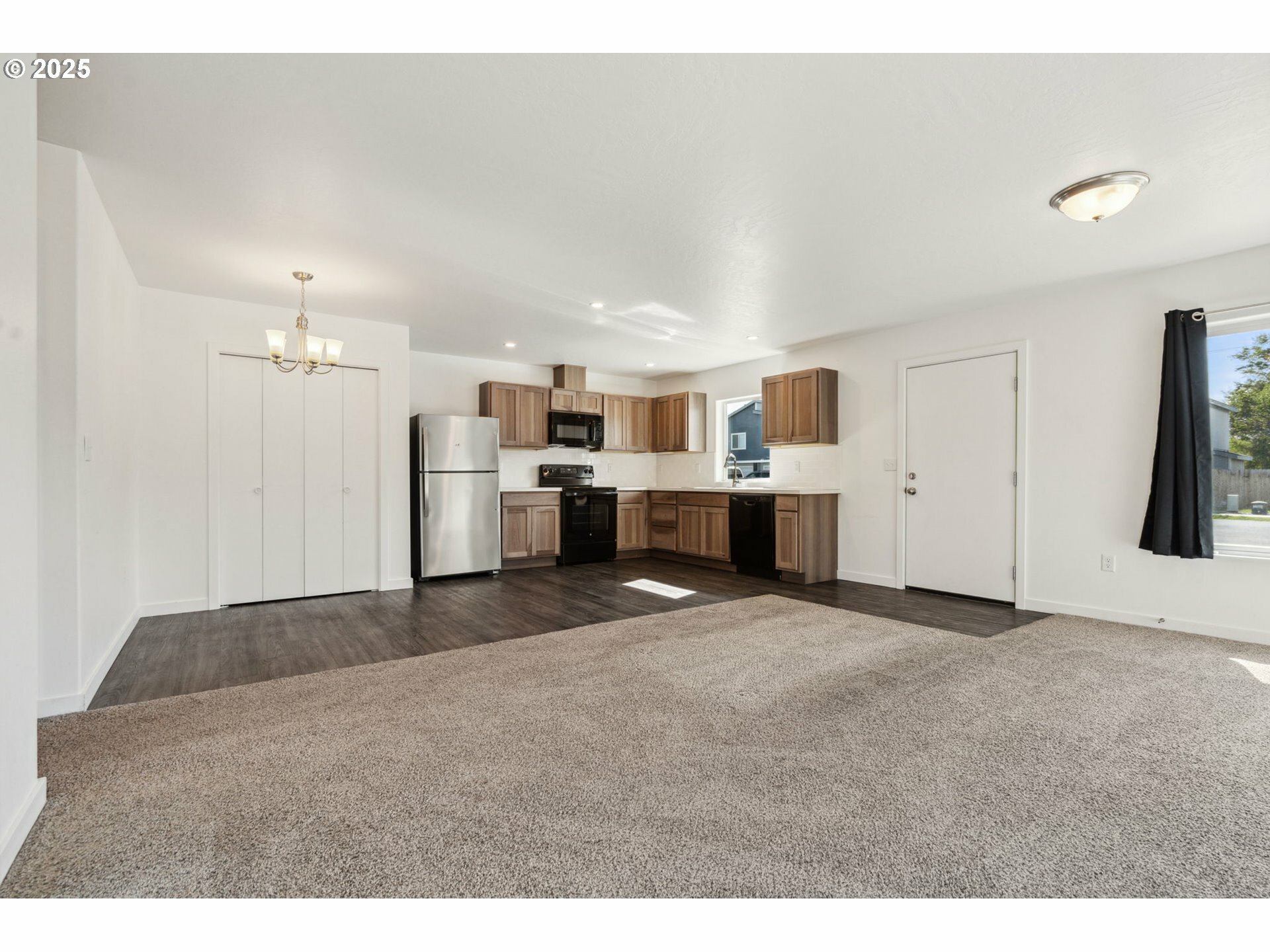 Property Photo: 1044 NE Emerald Dr OR 97838