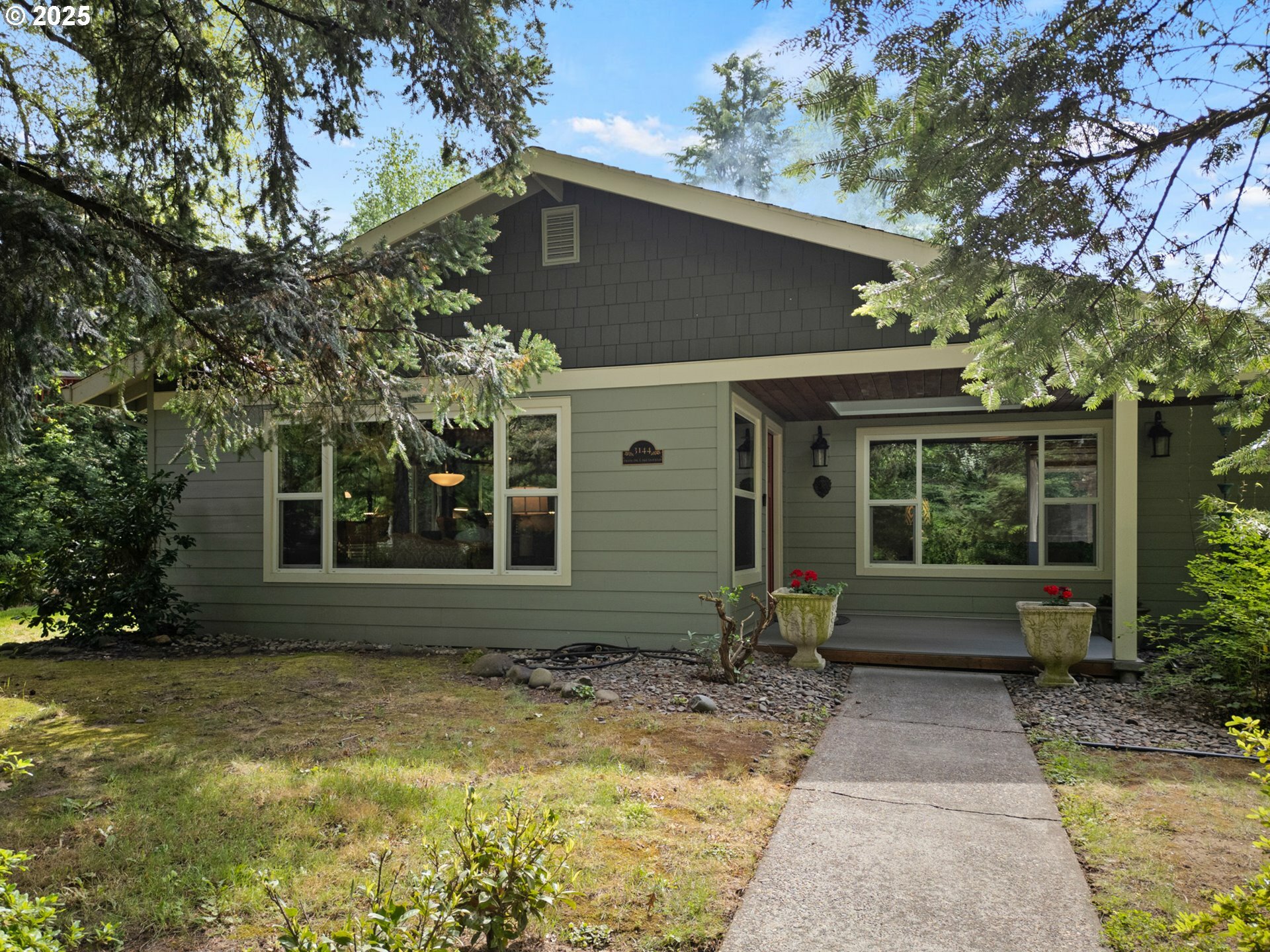 3144 Diane Dr  Lake Oswego OR 97035 photo