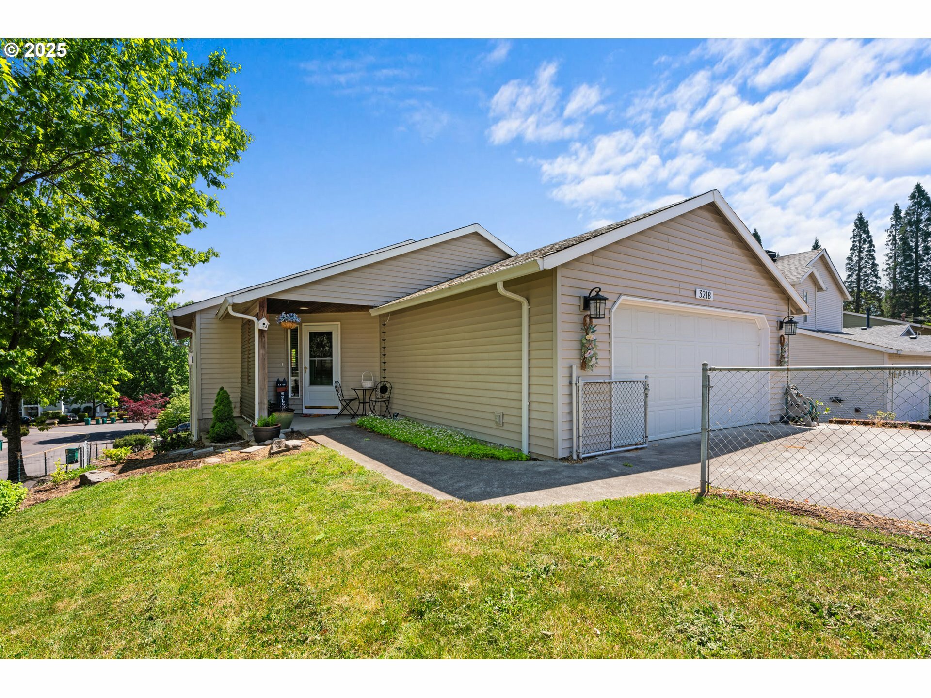 Property Photo: 3218 SW Corbeth Ln OR 97060