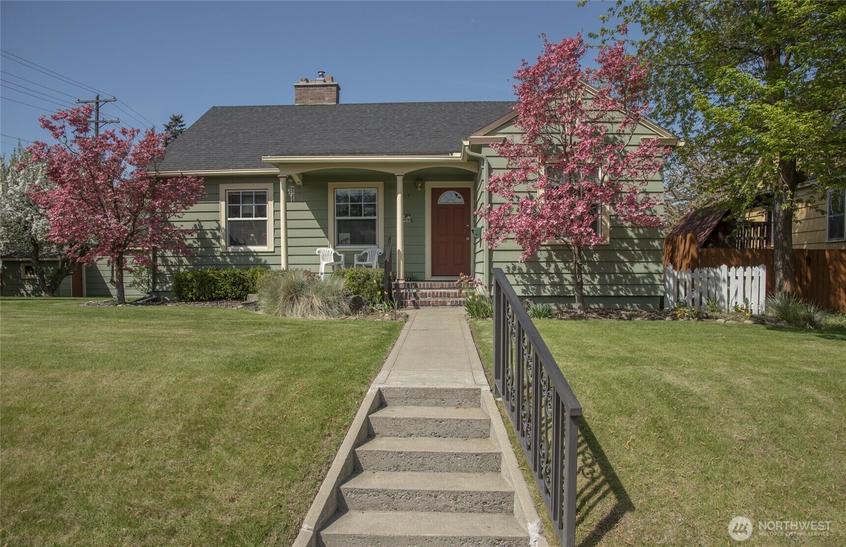 Property Photo: 1007 N B Street WA 98926
