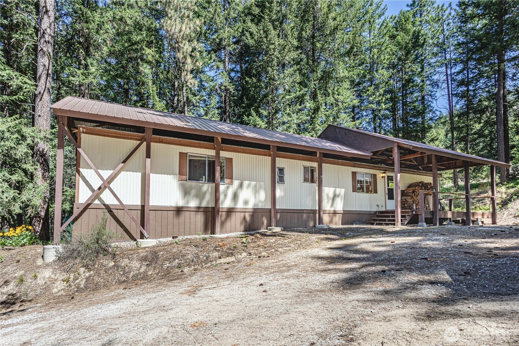 Property Photo: 22116 Appaloosa Lane WA 98826