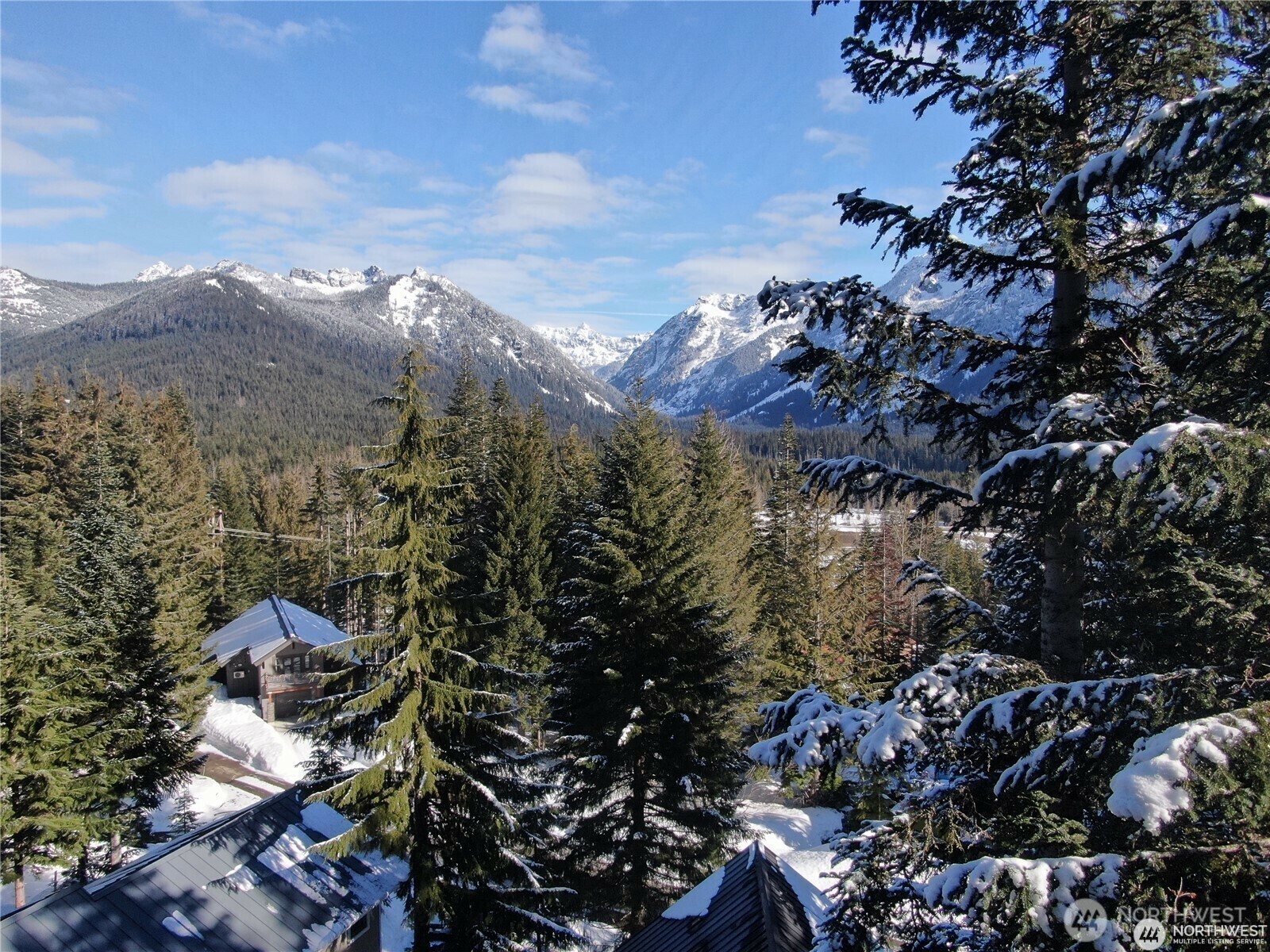 Property Photo: 750 Snoqualmie Drive WA 98068