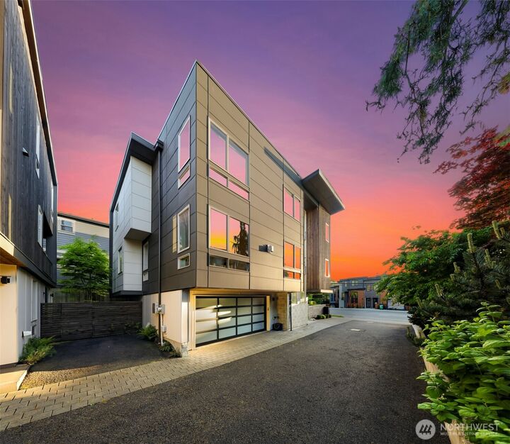 Property Photo:  30  6th Street  WA 98033 