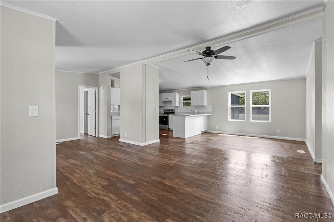 Property Photo: 4631 S Memorial Drive FL 34446