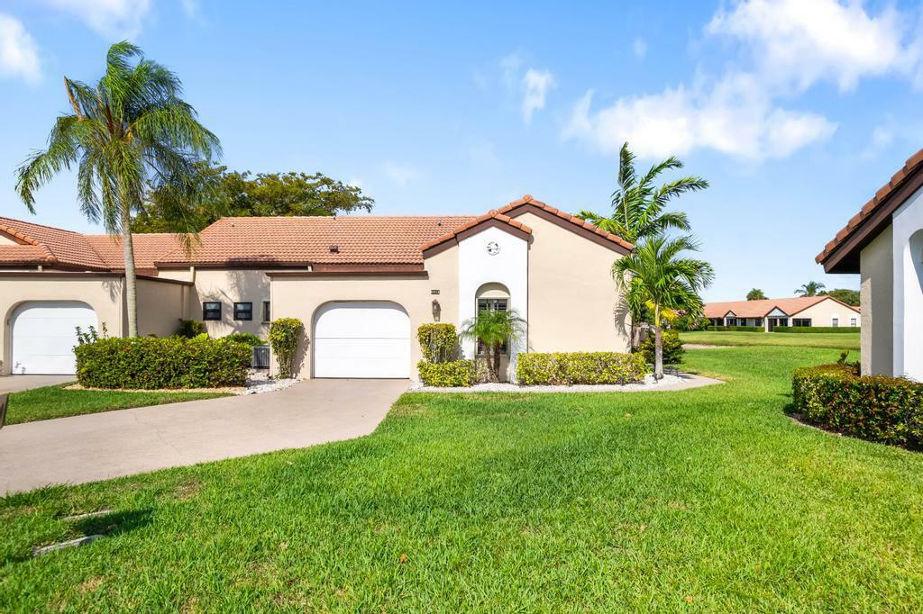 Property Photo: 8410 Mooring Circle FL 33472