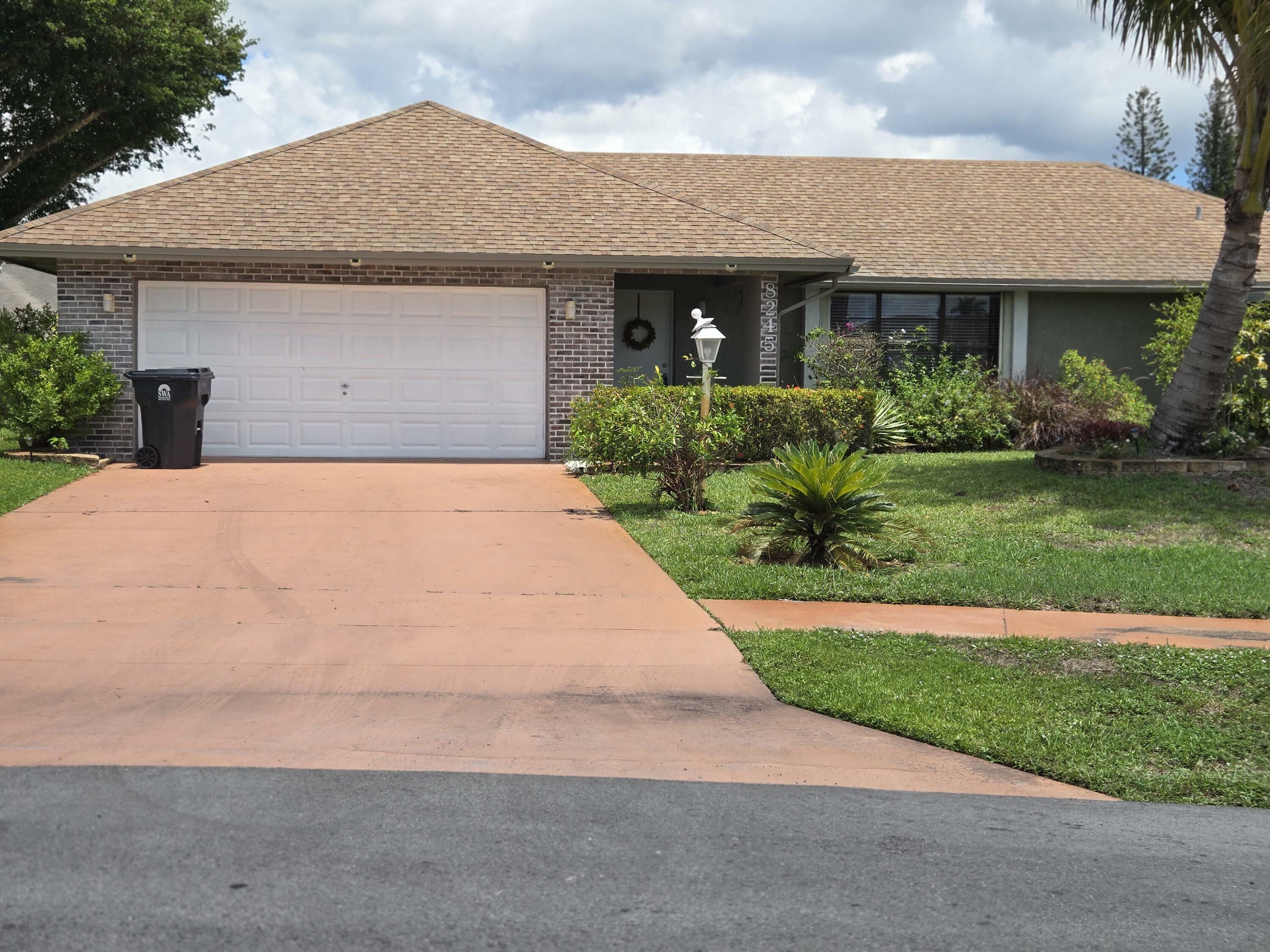 Property Photo: 8245 Whitewood Cove E FL 33467