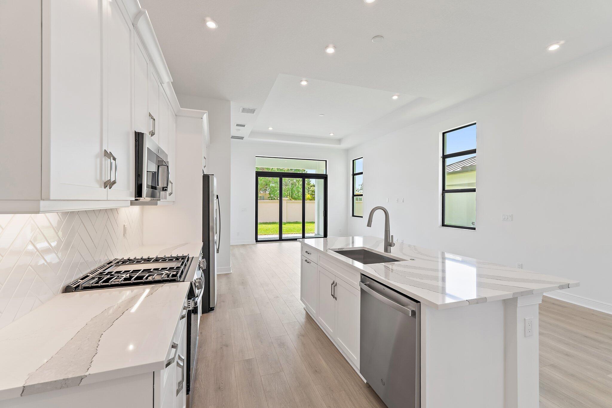 Property Photo: 308 SE Via Sangro FL 34987