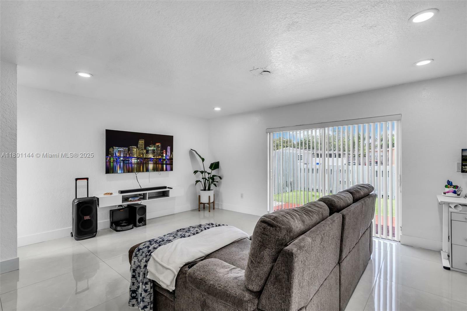 Property Photo: 6306 Moseley St 1 FL 33024
