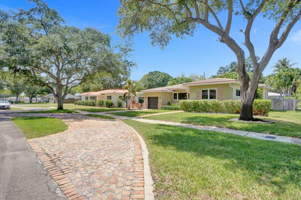 Property Photo: 825 NE 98th St FL 33138