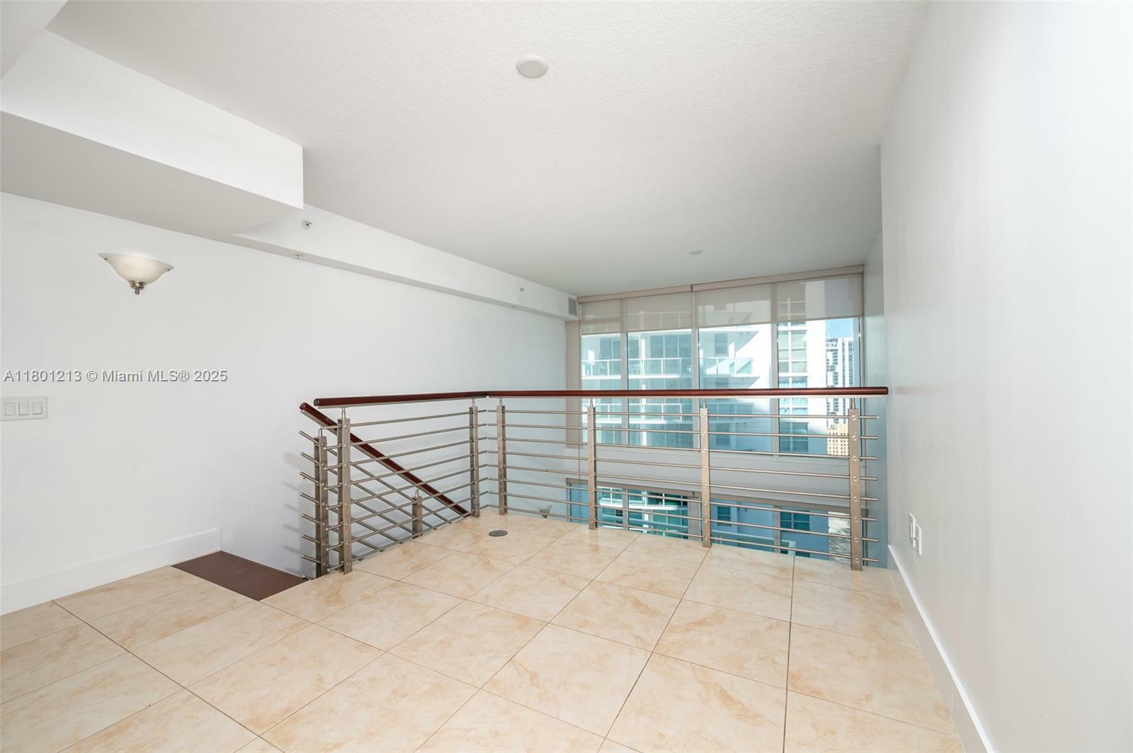 Property Photo: 41 SE 5th St 1815 FL 33131