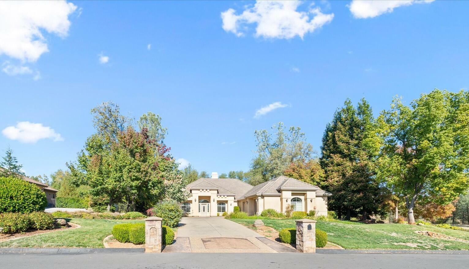 Property Photo: 19458 Palermo Court CA 96003