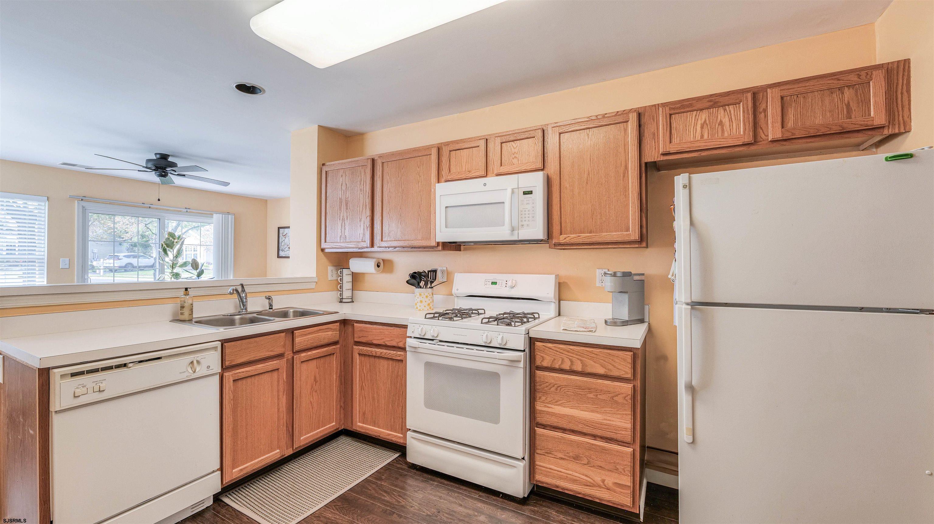 Property Photo:  628 E Regency Dr 628  NJ 08205 