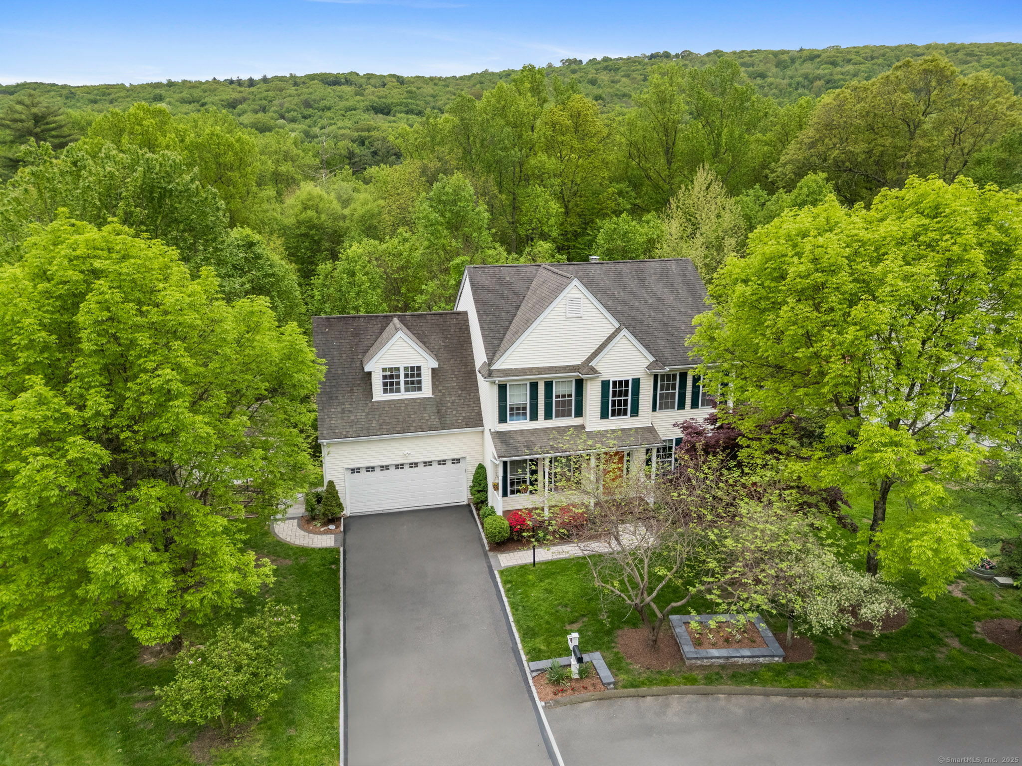 Property Photo: 23 Fordham Way CT 06001